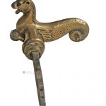 Prächtiger Türdrücker antik Fabelwesen Löwe Seerose alt Türklinke