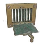 Türspion antik Türklappe Türgucker alt Messing 8x10.4cm