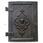 Ofentür antik Gusseisen Kamintür alt Medaillon 20x26cm