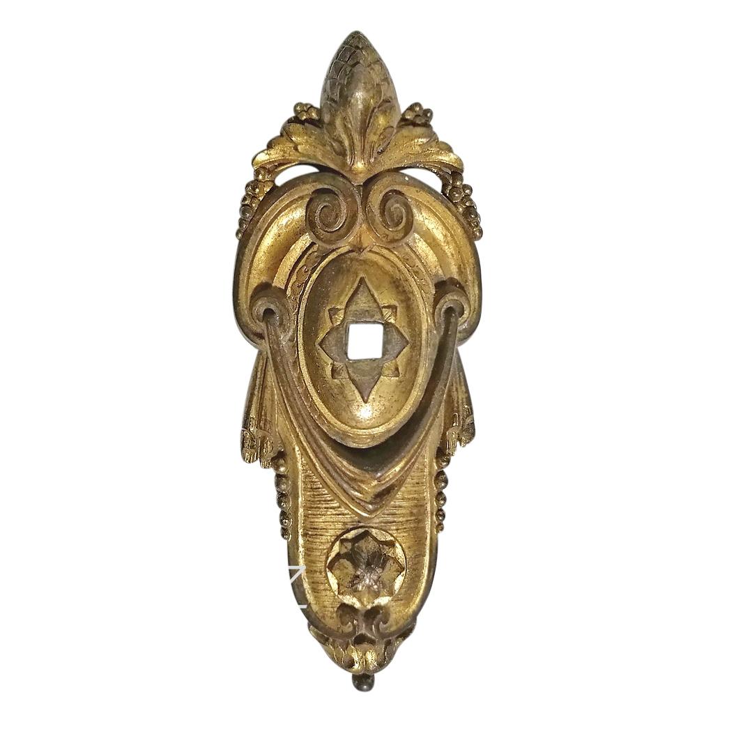 Bronze Beschlag antik Lorbeer Pinienzapfen feuervergoldet Möbel alt 19 cm