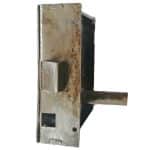 Abmessung : 82 x 90 mm ( Breite x Höhe ) Kastentiefe : ca. 22 mm Material : Stahl , von alter Farbe befreit , poliert und mit Leinöl behandelt