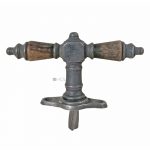 Fensterolive antik Würfel Zink Fenstergriff alt 116/62/43