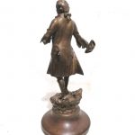 Regül Bronzefigur Barock Marquis mit Blumenstrauß antik alt 45cm