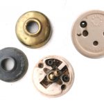 Lichtschalter antik Messing Porzellan Elektrik Keramik Kippschalter alt