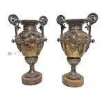 Beisteller Amphoren Ziervasen alt Spelter Bronze Regül antik 40cm