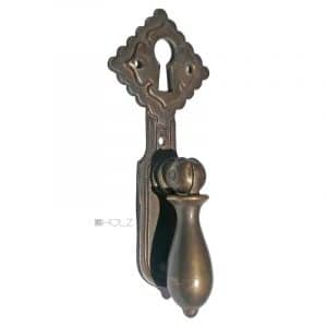 Möbel antik Hängegriff alt Messing dunkel Schlüsselschild 79mm
